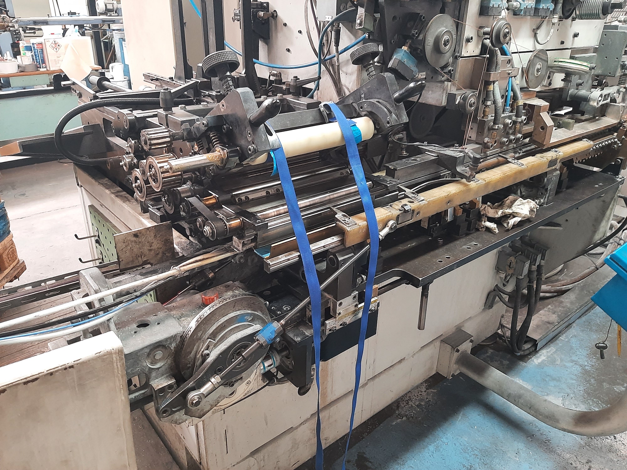 mecanique industrielle, maintenance industrielle, maintenance, machine industrielle, machine outil, presse, machine, reparation, outil, depannage, remise en etat, rouleuse, soudeuse, production, machine de production, entrainement, reglage, remplacement
